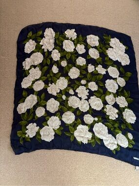 CHANEL (CO.) (FRENCH, ESTABLISHED 1909) WHITE CAMELLIA silk scarf